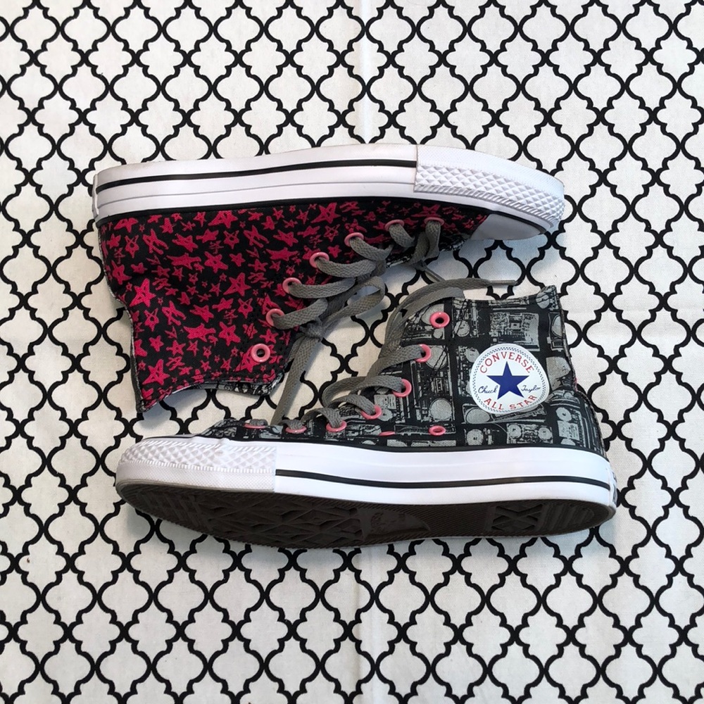 Converse Custom Pink & Black High Top <3